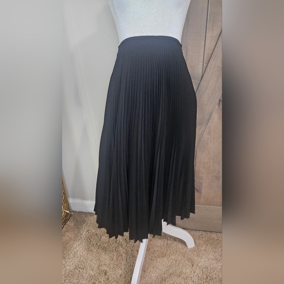 MIU MIU Black Plisse Pleated Crepe Midi. Size XS - Picture 12 of 14
